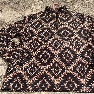 Sterling Kreek Leopard and Black Aztec Patterned Pullover Small